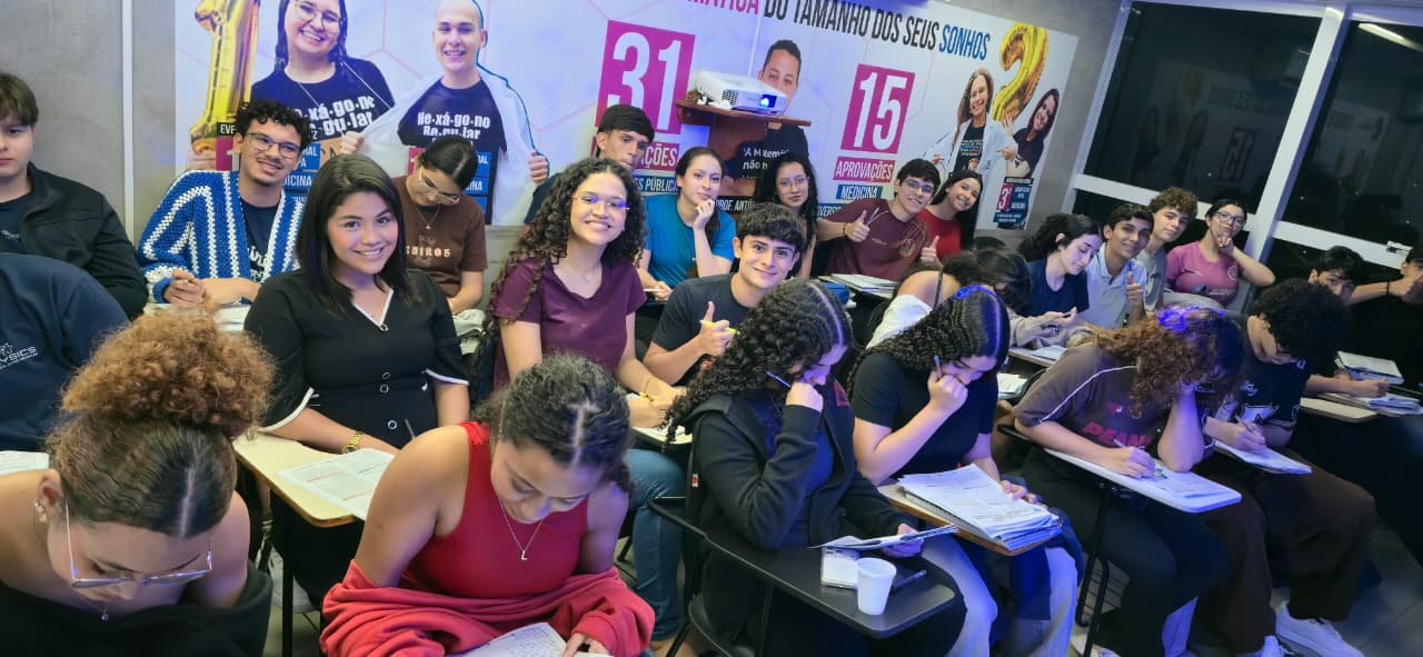 Turma da ProHumanas reunida em sala de aula